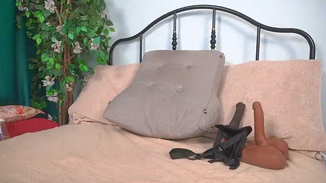 IsadoraDunkan online show from March 8, 7:28 pm