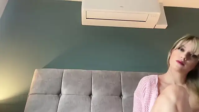 LustfulLuna  online show from November 3, 1:15 pm