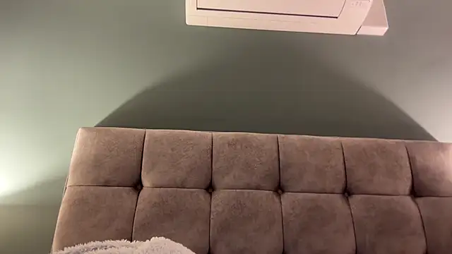 LustfulLuna  online show from December 21, 9:37 pm