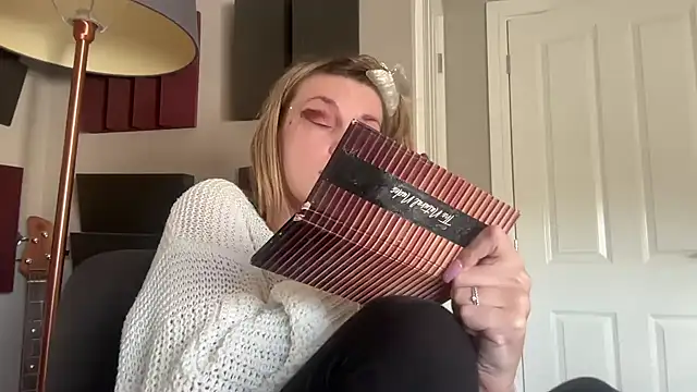 LustfulLuna  online show from November 1, 1:49 pm