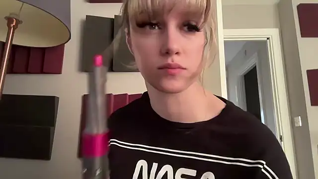 LustfulLuna  online show from November 13, 12:53 pm