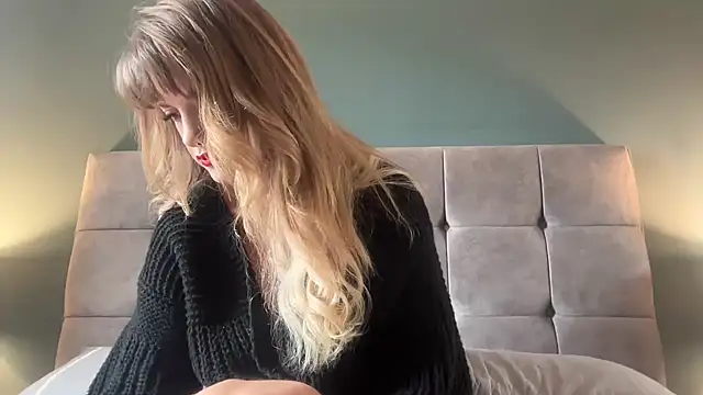 LustfulLuna  online show from February 16, 12:21 pm