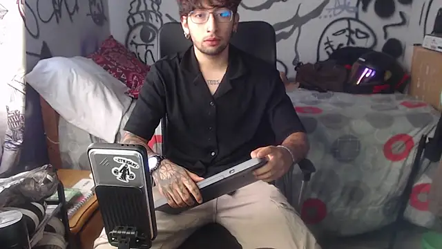 Dereck Dickson online show from December 22, 5:13 pm