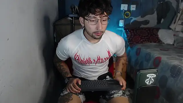 Snapshot of Dereck_Dickson chatting on November 12, 3:10 am Dereck Dickson online show from November 12, 3:10 am