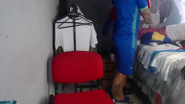 Snapshot of Dereck_Dickson chatting on November 19, 2:06 pm Dereck Dickson online show from November 19, 2:06 pm