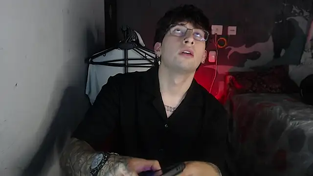 Snapshot of Dereck_Dickson chatting on November 27, 6:25 am Dereck Dickson online show from November 27, 6:25 am