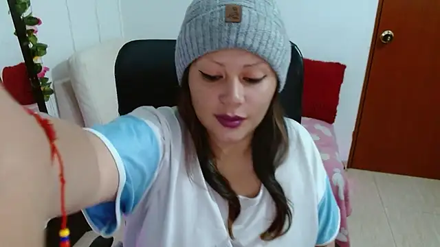 miss evoleth2 online show from March 7, 11:05 am