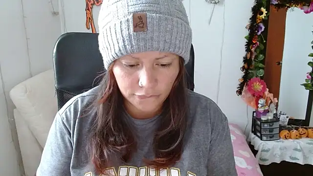 Snapshot of miss_evoleth2 chatting on October 27, 9:05 pm miss evoleth2 online show from October 27, 9:05 pm