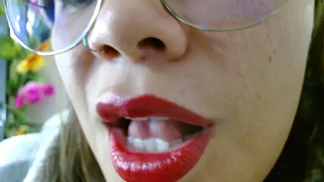 Snapshot of miss_evoleth2 chatting on February 20, 5:04 am miss evoleth2 online show from February 20, 5:04 am