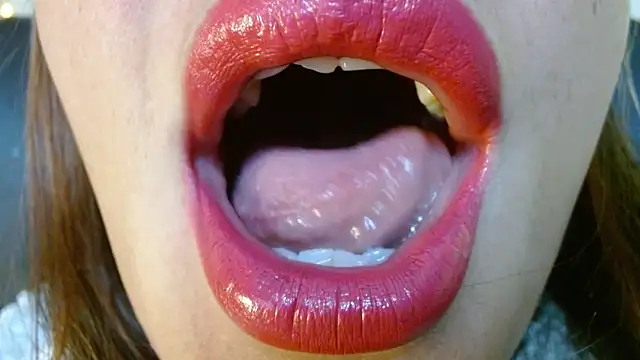 Snapshot of miss_evoleth2 chatting on December 22, 8:36 am miss evoleth2 online show from December 22, 8:36 am