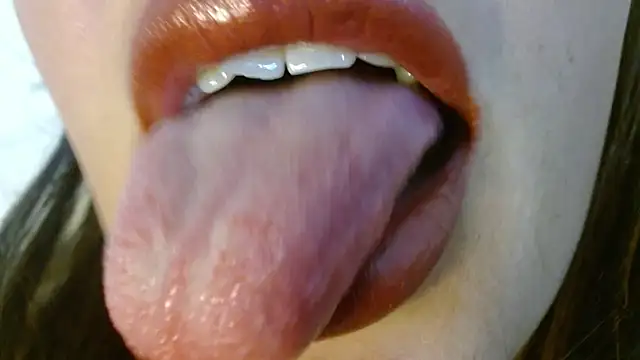 Snapshot of miss_evoleth2 chatting on November 18, 2:27 am miss evoleth2 online show from November 18, 2:27 am