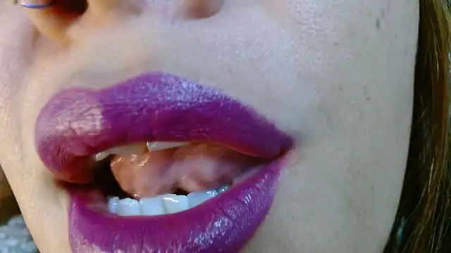 Snapshot of miss_evoleth2 chatting on November 16, 9:25 am miss evoleth2 online show from November 16, 9:25 am