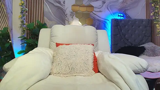 concubine online show from June 19, 2:45 pm