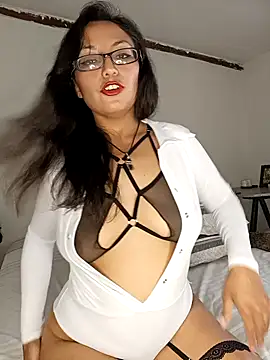 Lucy Chery online show from April 28, 6:23 pm