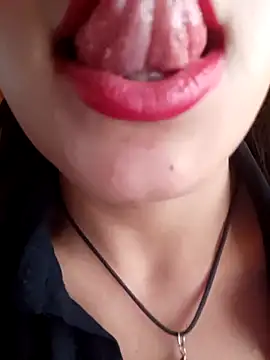 Snapshot of Lucy_Chery chatting on November 10, 6:02 pm Lucy Chery online show from November 10, 6:02 pm