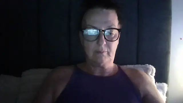 Snapshot of Tillieuk chatting on April 28, 10:14 pm Tillieuk online show from April 28, 10:14 pm