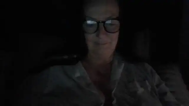 Snapshot of Tillieuk chatting on May 5, 10:24 pm Tillieuk online show from May 5, 10:24 pm