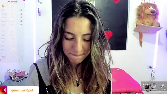 Snapshot of queen-natty chatting on January 10, 10:17 am queen-natty online show from January 10, 10:17 am