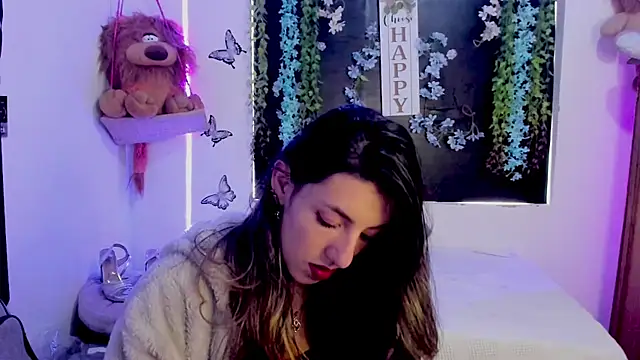 Snapshot of queen-natty chatting on October 29, 1:43 pm queen-natty online show from October 29, 1:43 pm