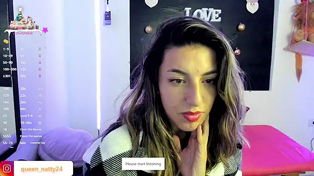 Snapshot of queen-natty chatting on December 14, 2:33 am queen-natty online show from December 14, 2:33 am