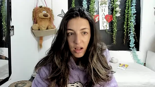 queen-natty online show from April 15, 2:21 pm