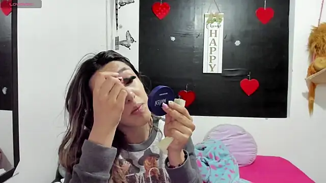 Snapshot of queen-natty chatting on January 20, 4:21 am queen-natty online show from January 20, 4:21 am