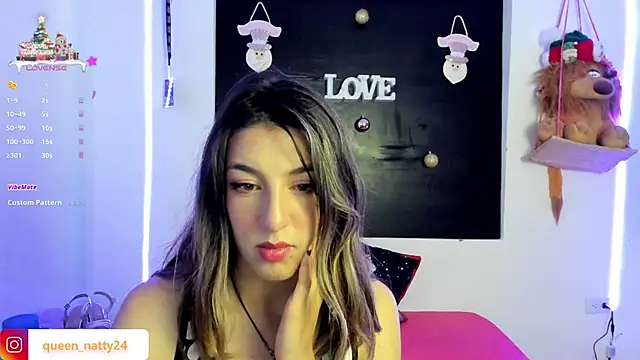 Snapshot of queen-natty chatting on December 23, 4:55 am queen-natty online show from December 23, 4:55 am