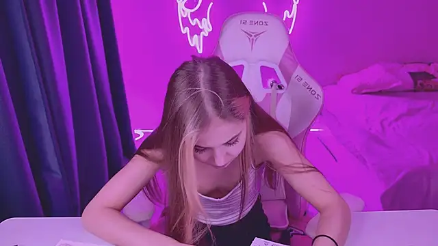 Snapshot of tikkisa chatting on February 1, 9:40 pm tikkisa online show from February 1, 9:40 pm