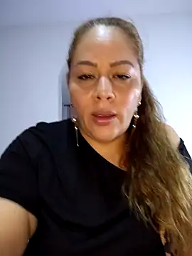 SluttyMilf79 online show from March 9, 5:33 am