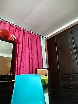 Snapshot of SluttyMilf79 chatting on March 10, 10:39 am SluttyMilf79 online show from March 10, 10:39 am