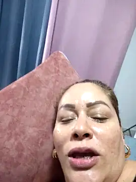 SluttyMilf79 online show from March 20, 8:59 am