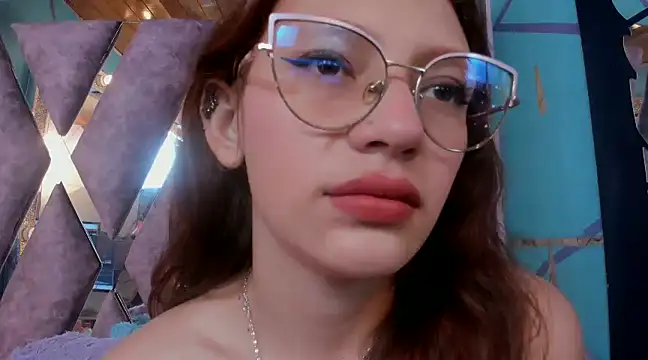 LARICSABLUE online show from February 18, 3:42 am