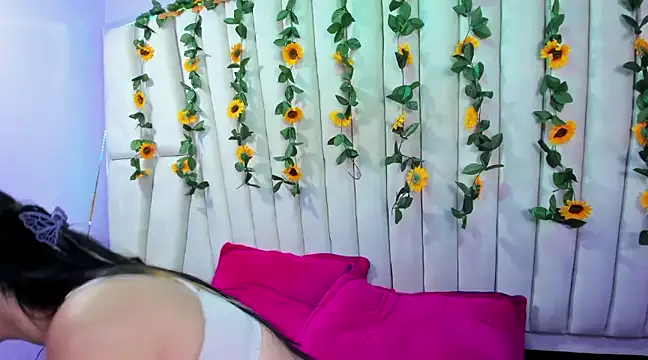 Snapshot of Lucy_Anall_ chatting on February 25, 11:59 pm Lucy Anall online show from February 25, 11:59 pm