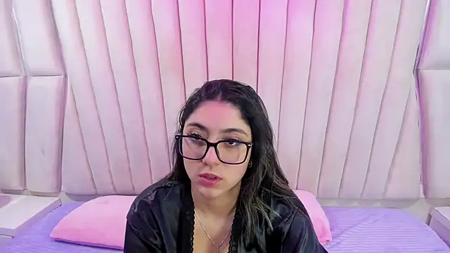 Lucy Anall  online show from February 11, 9:14 pm