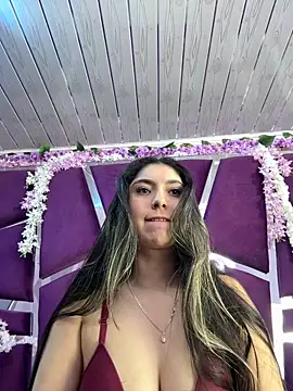 Lucy Anall  online show from June 17, 12:11 am