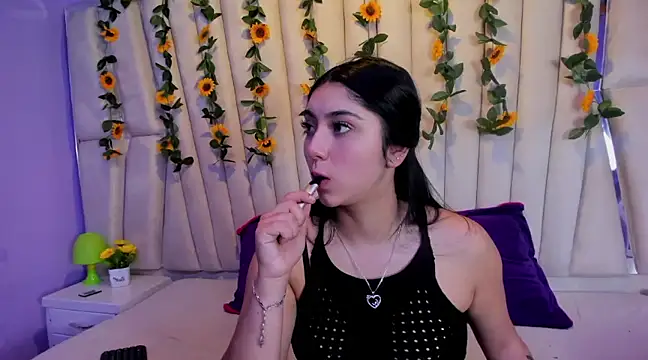 Snapshot of Lucy_Anall_ chatting on February 15, 10:00 pm Lucy Anall online show from February 15, 10:00 pm