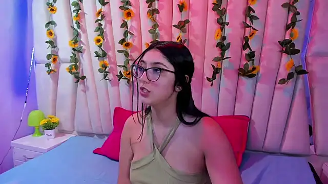 Snapshot of Lucy_Anall_ chatting on February 22, 9:59 pm Lucy Anall online show from February 22, 9:59 pm