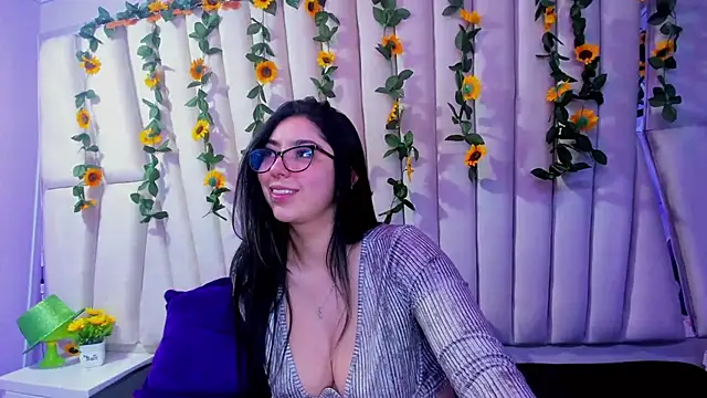 Snapshot of Lucy_Anall_ chatting on March 21, 11:56 pm Lucy Anall online show from March 21, 11:56 pm