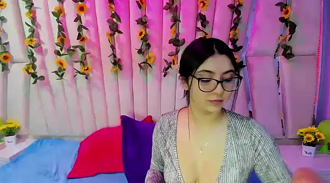 Snapshot of Lucy_Anall_ chatting on January 15, 9:51 pm Lucy Anall online show from January 15, 9:51 pm