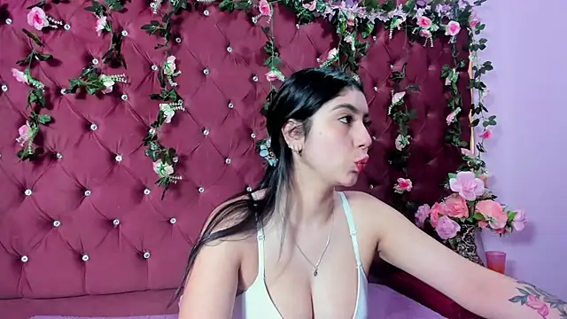 Lucy Anall  online show from June 5, 11:21 pm