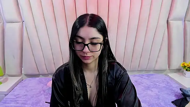 Lucy Anall  online show from February 8, 10:40 pm