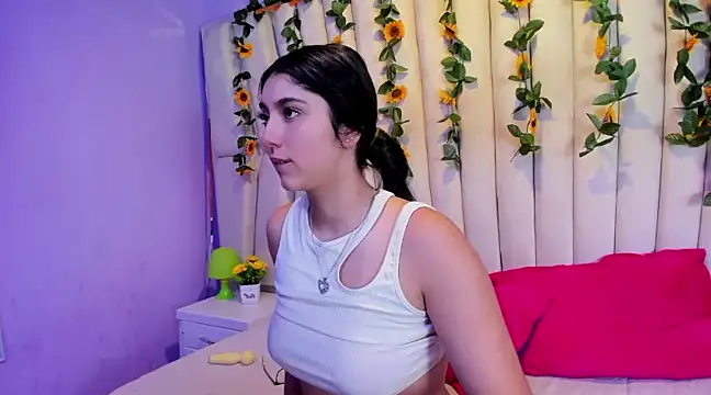 Snapshot of Lucy_Anall_ chatting on February 9, 1:11 am Lucy Anall online show from February 9, 1:11 am