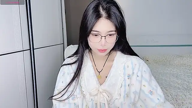 Snapshot of White-Star chatting on January 14, 3:01 am White-Star online show from January 14, 3:01 am