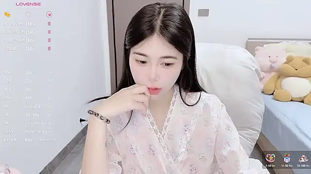 Snapshot of White-Star chatting on September 22, 5:24 am White-Star online show from September 22, 5:24 am