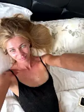 -OliWow- online show from January 10, 3:02 am