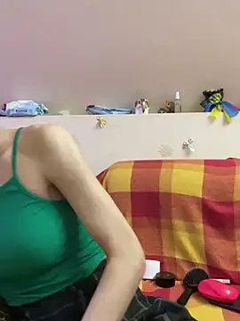 Snapshot of Kamila151 chatting on February 2, 6:47 am Kamila151 online show from February 2, 6:47 am