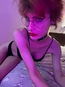 Snapshot of Kamila151 chatting on February 8, 10:51 pm Kamila151 online show from February 8, 10:51 pm