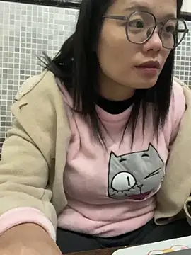 Snapshot of Bella0815 chatting on November 26, 7:47 pm Bella0815 online show from November 26, 7:47 pm