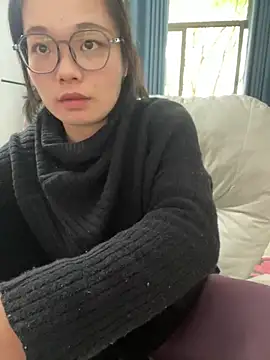 Snapshot of Bella0815 chatting on February 5, 6:45 am Bella0815 online show from February 5, 6:45 am