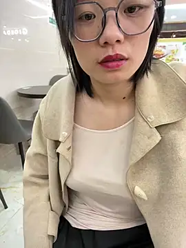 Snapshot of Bella0815 chatting on March 12, 12:04 pm Bella0815 online show from March 12, 12:04 pm